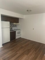 325 W High St in Oxford, OH - Building Photo