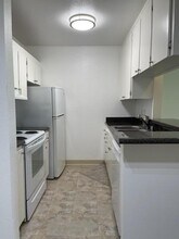371 Imperial Way in Daly City, CA - Building Photo - Building Photo
