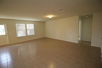 9001 Tall Sky Trc in Austin, TX - Building Photo - Building Photo