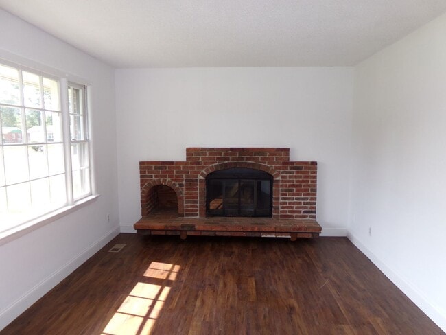 220 Wildwood Rd in Havelock, NC - Building Photo - Building Photo