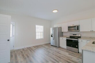550 Peachers Mill Rd in Clarksville, TN - Building Photo - Building Photo