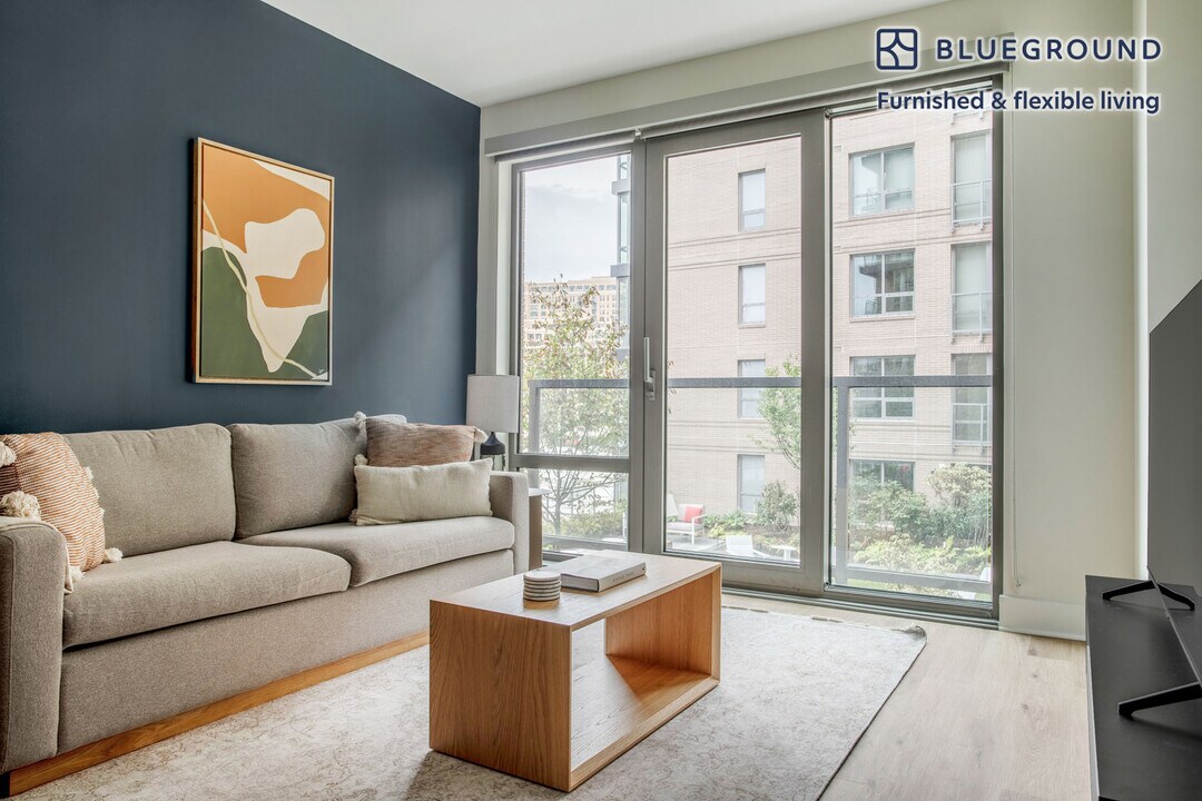 1446 S Grant St-Unit -FL5-ID694 in Arlington, VA - Building Photo