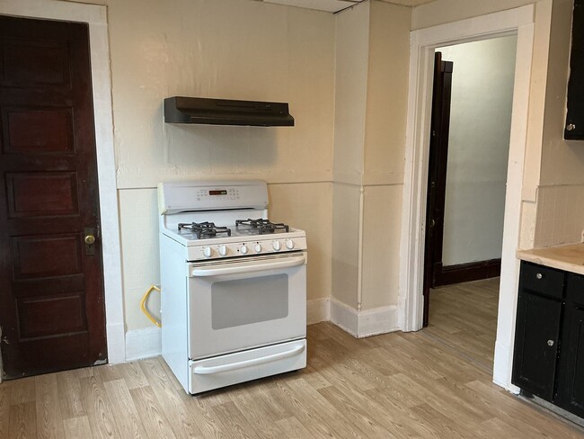 property at 800 S 32nd St