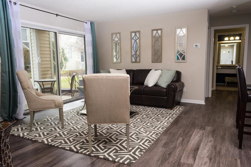 Arbors of Brookdale Naperville, IL Apartments