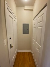 1345 1/2 W Touhy Ave in Chicago, IL - Foto de edificio - Building Photo