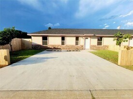 107 Street A, Unit A in Palmview, TX - Building Photo