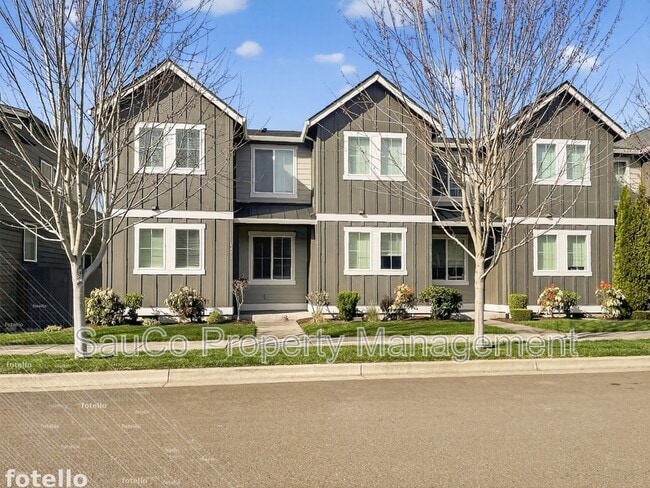 property at 6473 SE Genrosa St