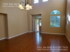 3260 San Salvador St in West Sacramento, CA - Building Photo - Building Photo