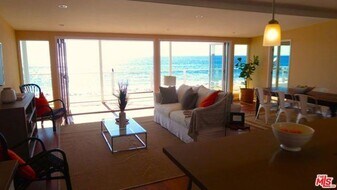 25164 Malibu Rd in Malibu, CA - Building Photo
