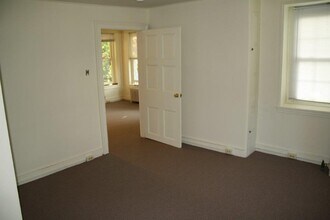 716 W Main St, Unit 3 in Trappe, PA - Building Photo - Building Photo