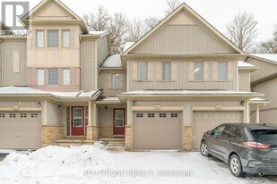 110 Activa Ave in Kitchener, ON - Building Photo