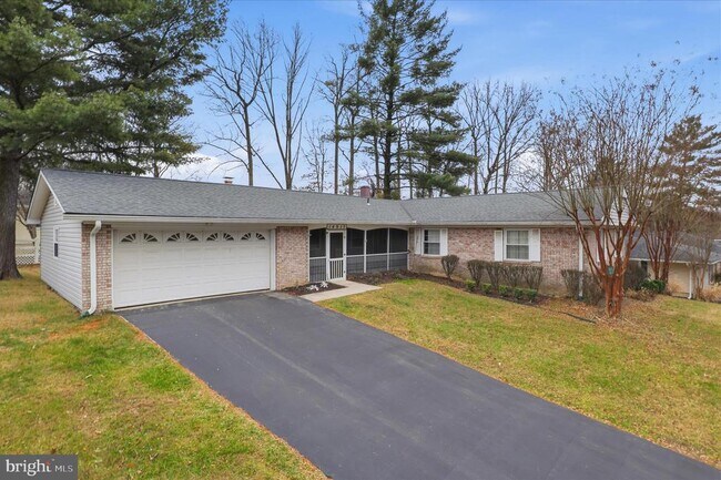 14017 Broomall Ln in Silver Spring, MD - Building Photo - Building Photo