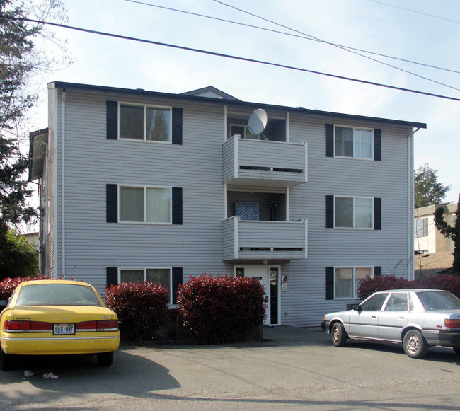 10531 Stone Ave N in Seattle, WA - Foto de edificio - Building Photo