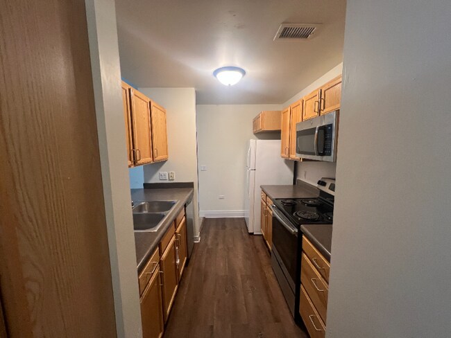 1800 Jefferson St-Unit -109 in Two Rivers, WI - Building Photo - Building Photo