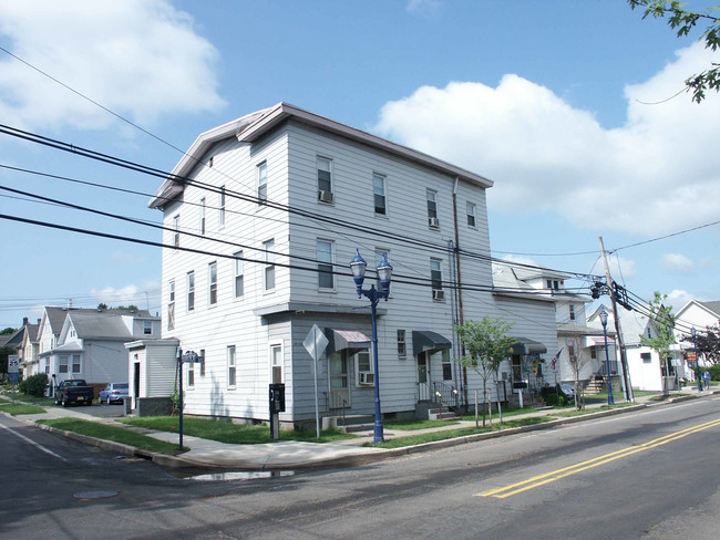 2 Elizabeth Rd in South Bound Brook, NJ - Building Photo - Building Photo