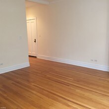 3710 N Troy St-Unit -# 2S in Chicago, IL - Building Photo - Building Photo