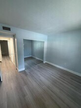 2350 W 53rd Terrace in Hialeah, FL - Building Photo - Building Photo