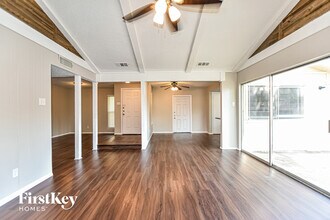 710 Ravencroft Dr in Garland, TX - Building Photo - Building Photo