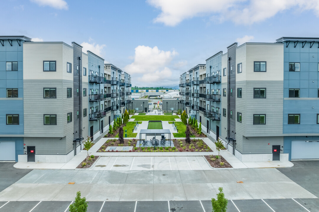 The Outpost Apartments in Arlington, WA - Foto de edificio