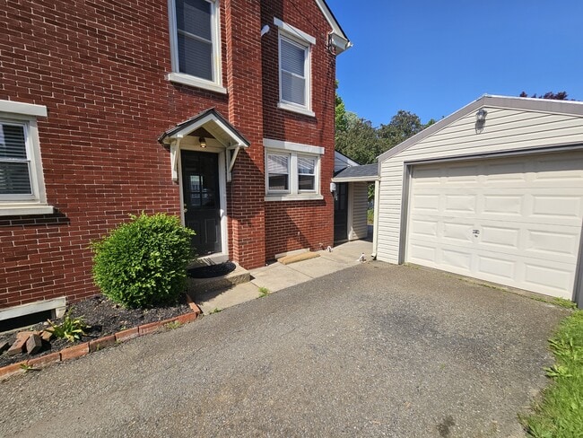 20 N Decatur St in Strasburg, PA - Building Photo - Building Photo