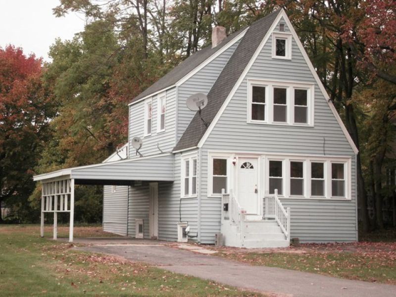 703 E Molloy Rd in Syracuse, NY - Foto de edificio