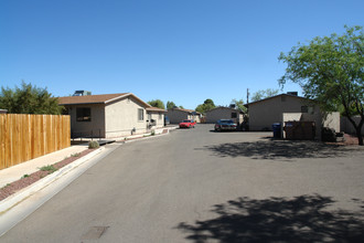 426 E Mohave Rd in Tucson, AZ - Foto de edificio - Building Photo