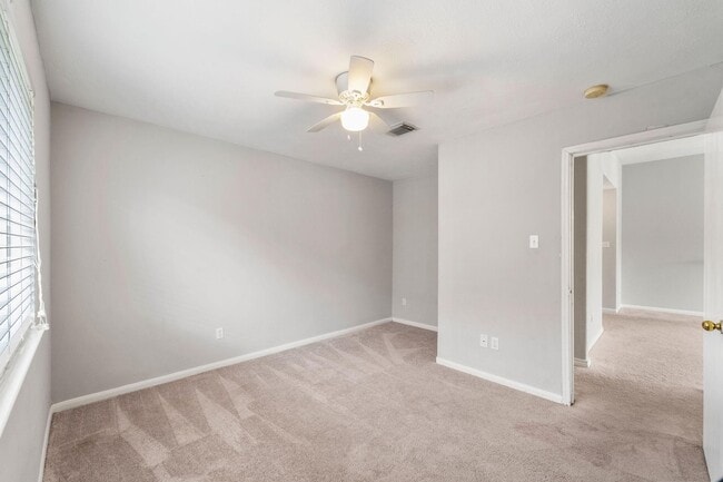 property at 2530 Fox River Ln