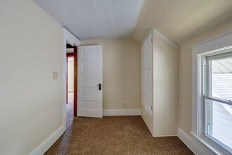 1646 Shady Dr in Toledo, OH - Building Photo - Building Photo