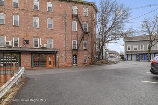 69 Main St in New Paltz, NY - Building Photo