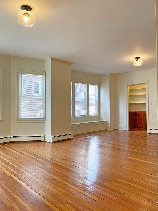 228 Doyle Ave, Unit Ground Floor
