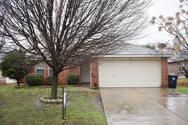 property at 1405 Carrigan Ln