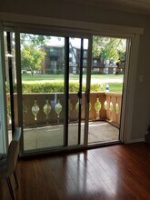11 Parkside Ct in Vernon Hills, IL - Building Photo - Building Photo