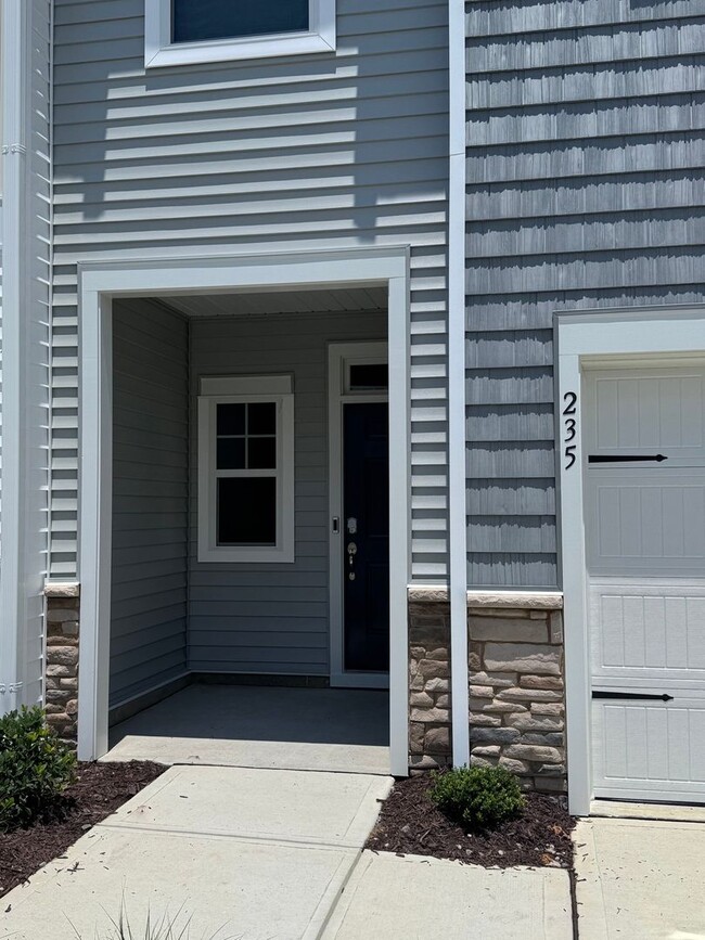 235 Paramount Dr in Smithfield, NC - Building Photo - Building Photo