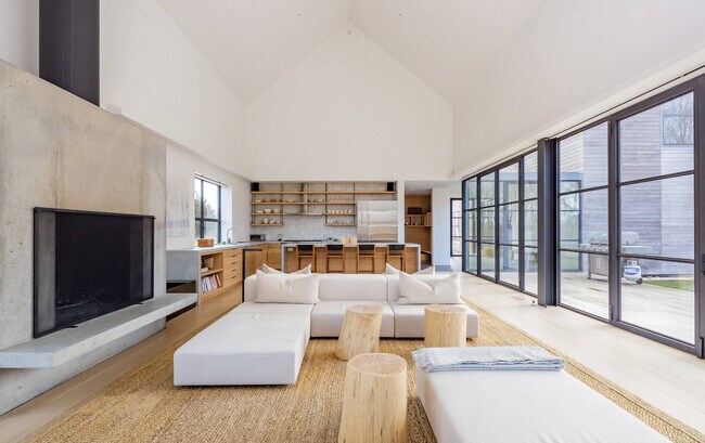 232 Mitchell Ln in Bridgehampton, NY - Building Photo - Building Photo