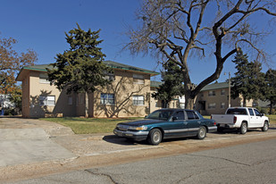 Huxley Manor East Apartments