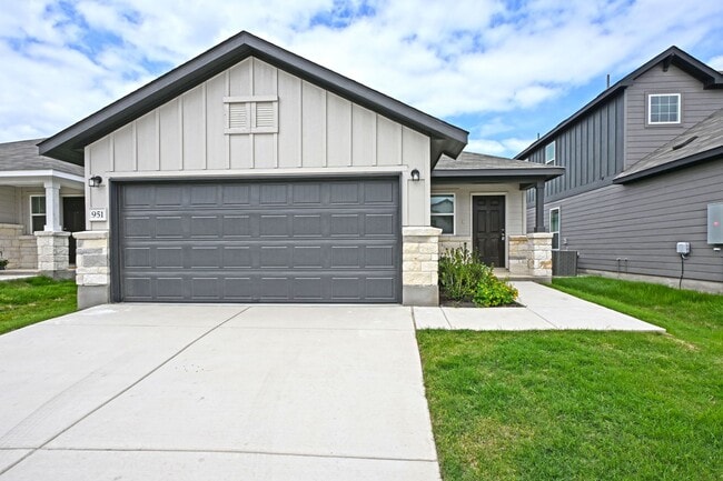 951 Bluegrass Pt