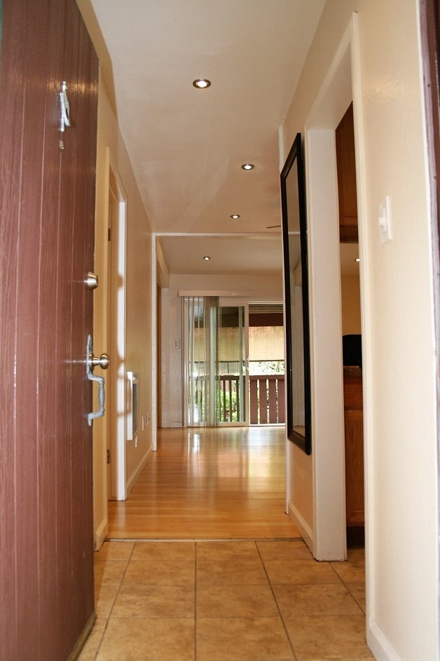 property at 1030 W MacArthur Blvd