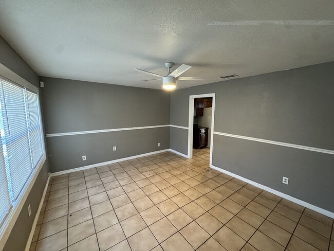 2107 E Crawford St in Tampa, FL - Foto de edificio - Building Photo