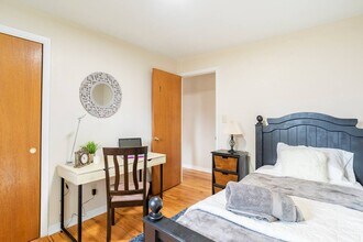 2346 Pine St in Whitehall, PA - Building Photo - Building Photo