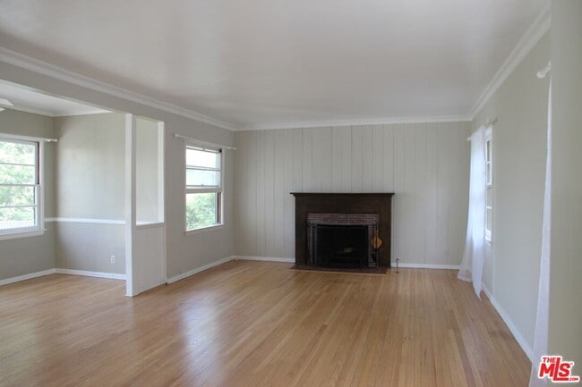 15151 Encanto Dr in Los Angeles, CA - Building Photo - Building Photo