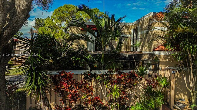 4205 Village Dr in Delray Beach, FL - Building Photo - Building Photo
