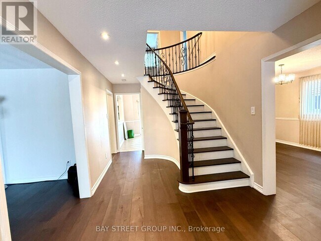 4497 Longmoor Rd in Mississauga, ON - Building Photo - Building Photo