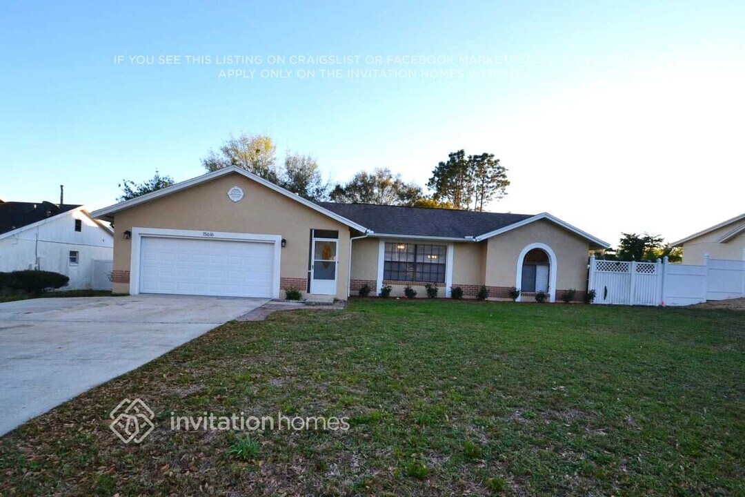 15616 Hidden Lake Cir, Unit 3206 in Clermont, FL - Foto de edificio