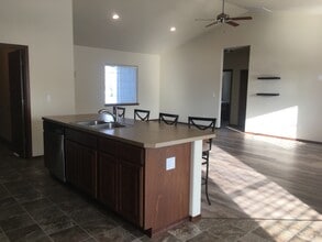 5400 W Whitman St in Yakima, WA - Building Photo - Building Photo