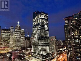 88 Harbour St in Toronto, ON - Building Photo