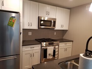 2445 Tremont Ave in Cleveland, OH - Building Photo - Building Photo