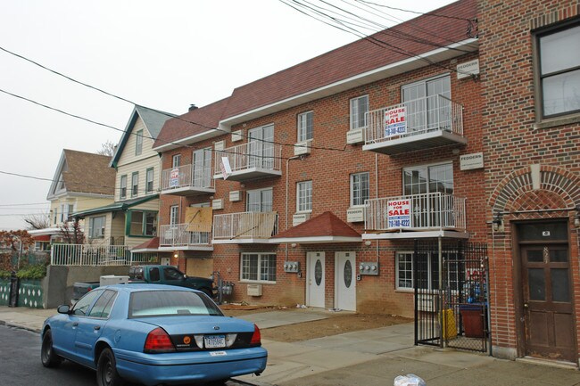 821-825 218th St in Bronx, NY - Building Photo - Building Photo