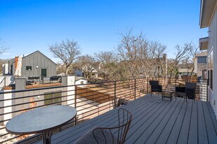 2916 E 13th St in Austin, TX - Building Photo