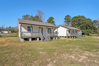 871 TX-150 in Coldspring, TX - Foto de edificio - Building Photo