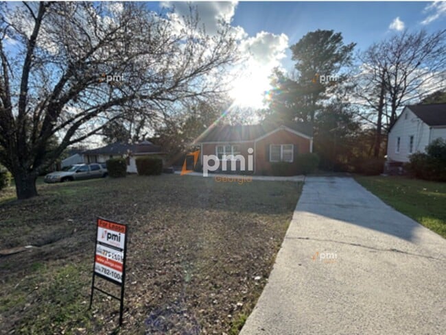 property at 3149 Somerset Dr